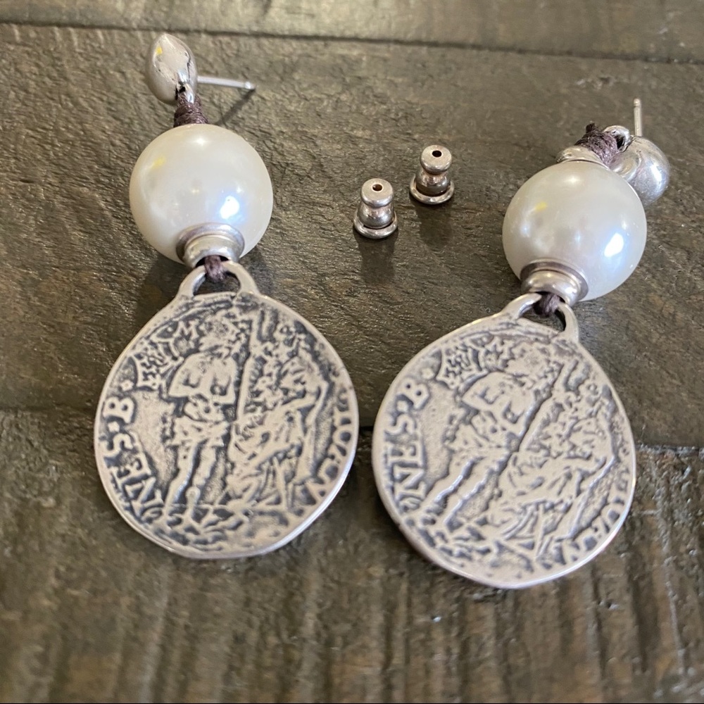 Earrings - Picture 11 of 12